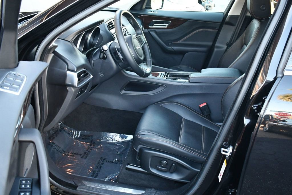 Used 2018 Jaguar F-PACE Prestige image 41