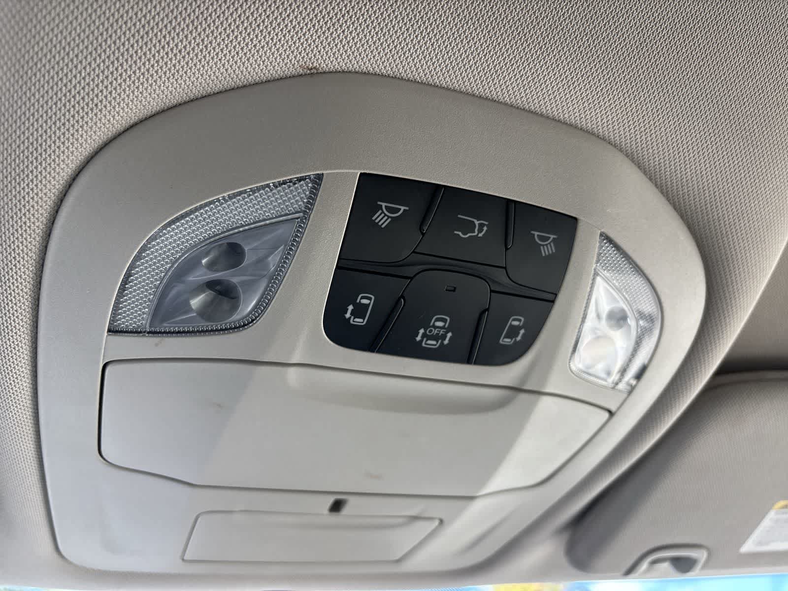 Used 2023 Chrysler Pacifica Touring-L FWD image 22