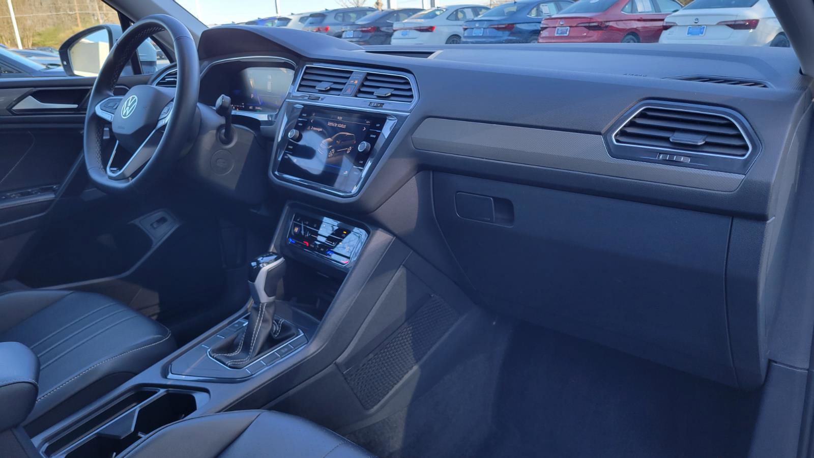 Certified 2024 Volkswagen Tiguan SE image 36
