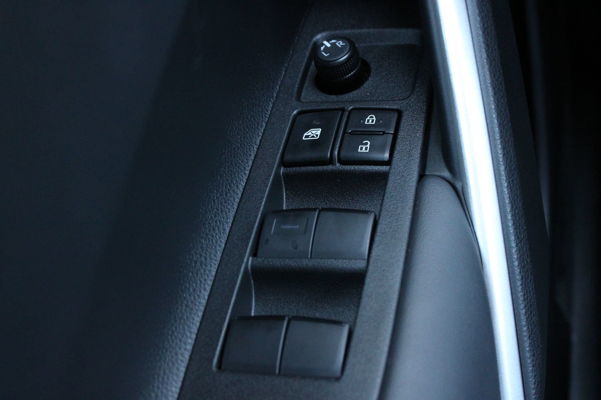 New 2026 Toyota Corolla Cross LE AWD/4WD image 26
