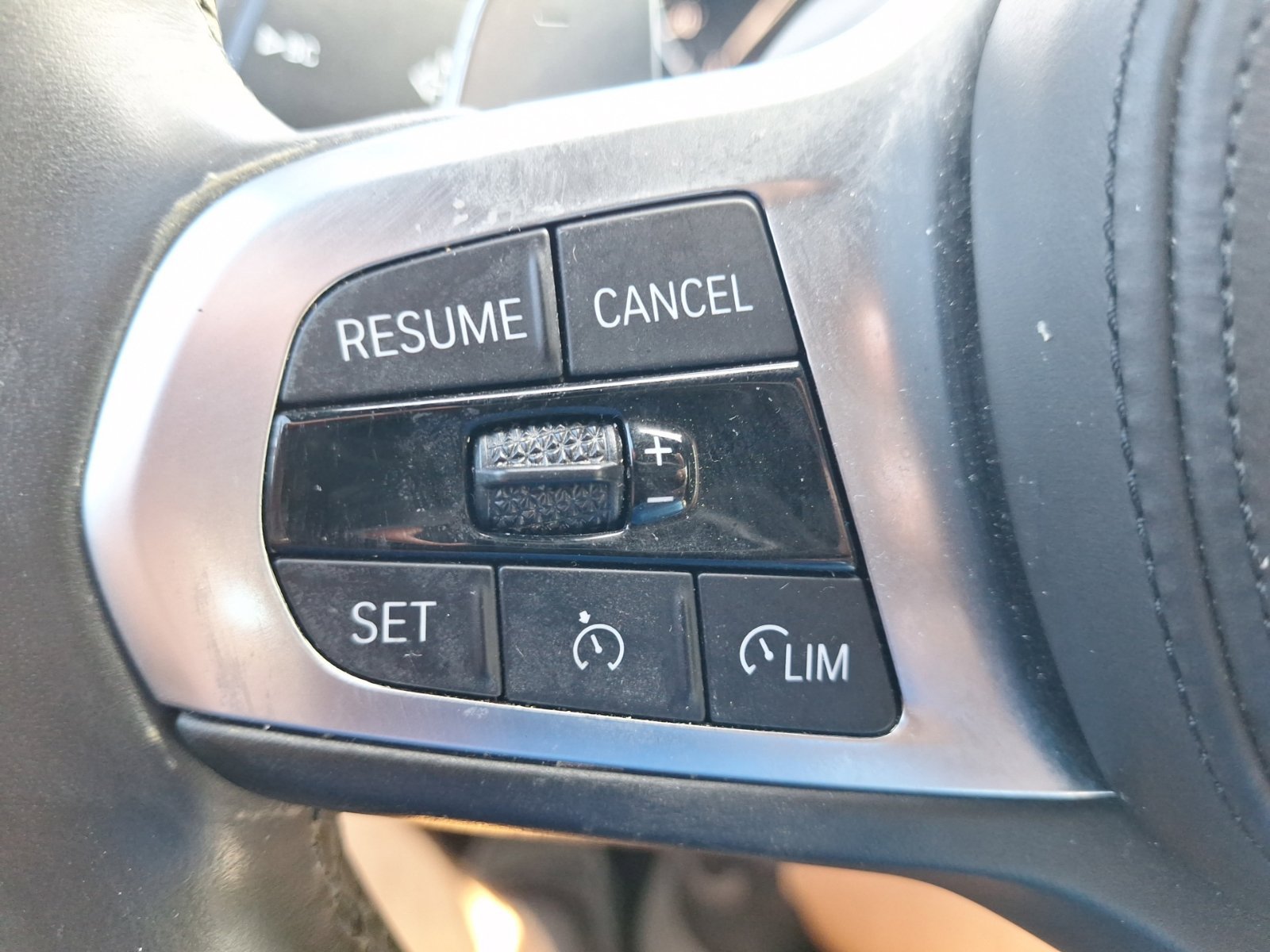 Used 2020 BMW 330i Sedan w/ M Sport Package RWD image 19