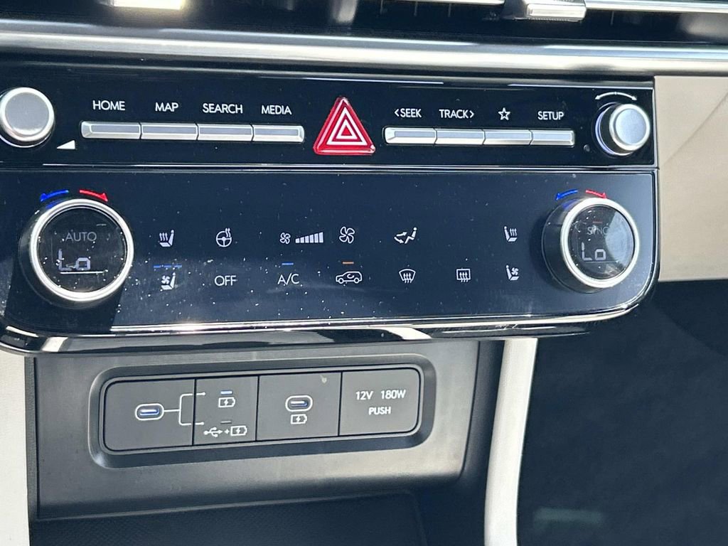 Certified 2025 Hyundai Tucson Limited AWD/4WD image 39