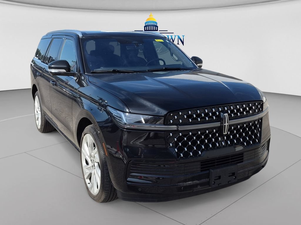 Used 2025 Lincoln Navigator Black Label AWD/4WD image 1