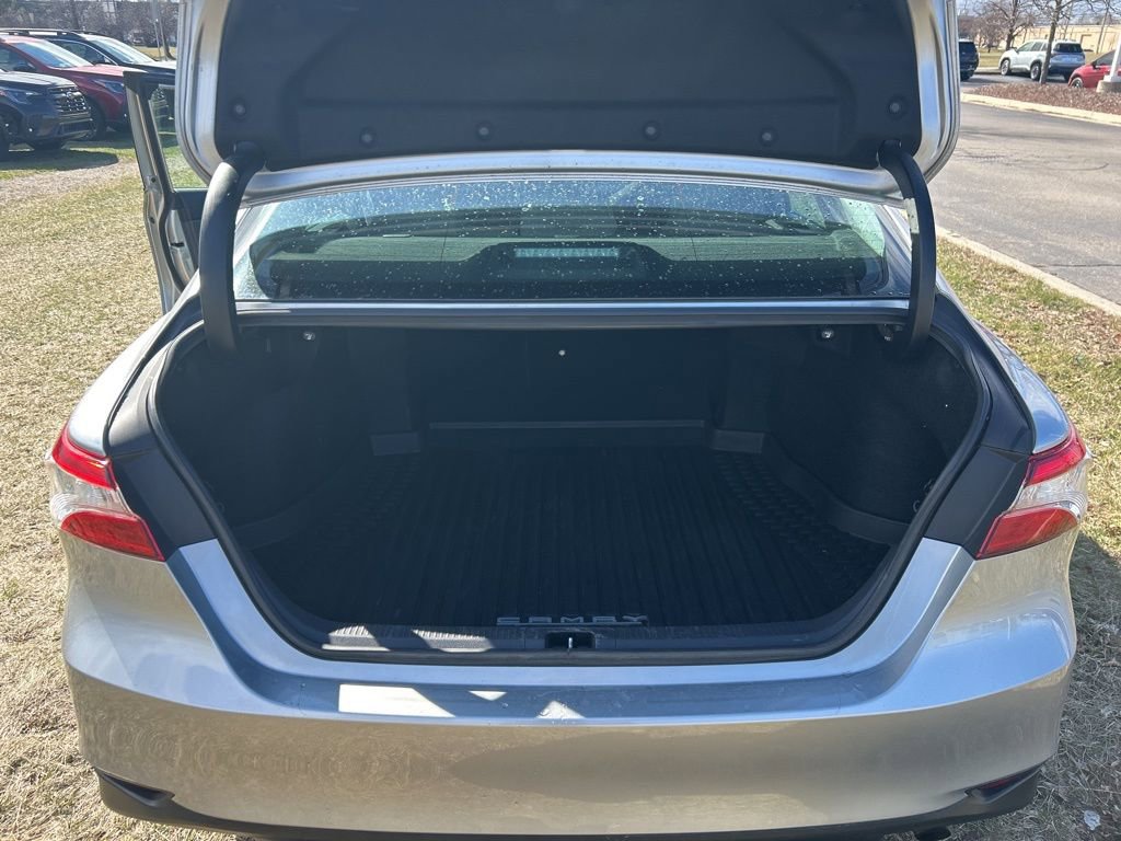 Used 2019 Toyota Camry LE w/ Convenience Package image 11