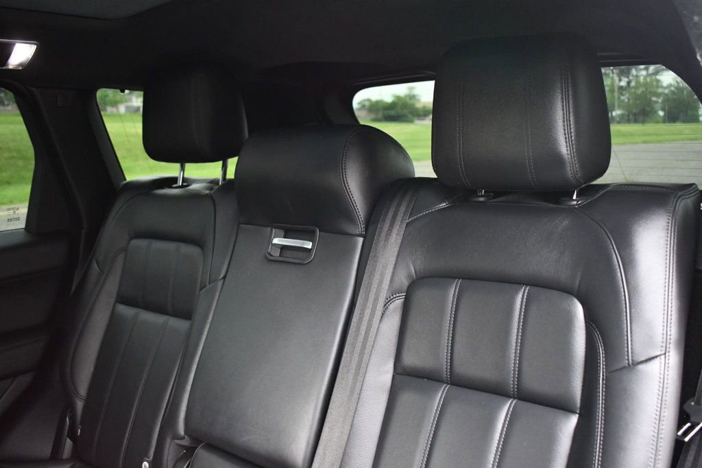 Used 2020 Land Rover Range Rover Sport SE image 23