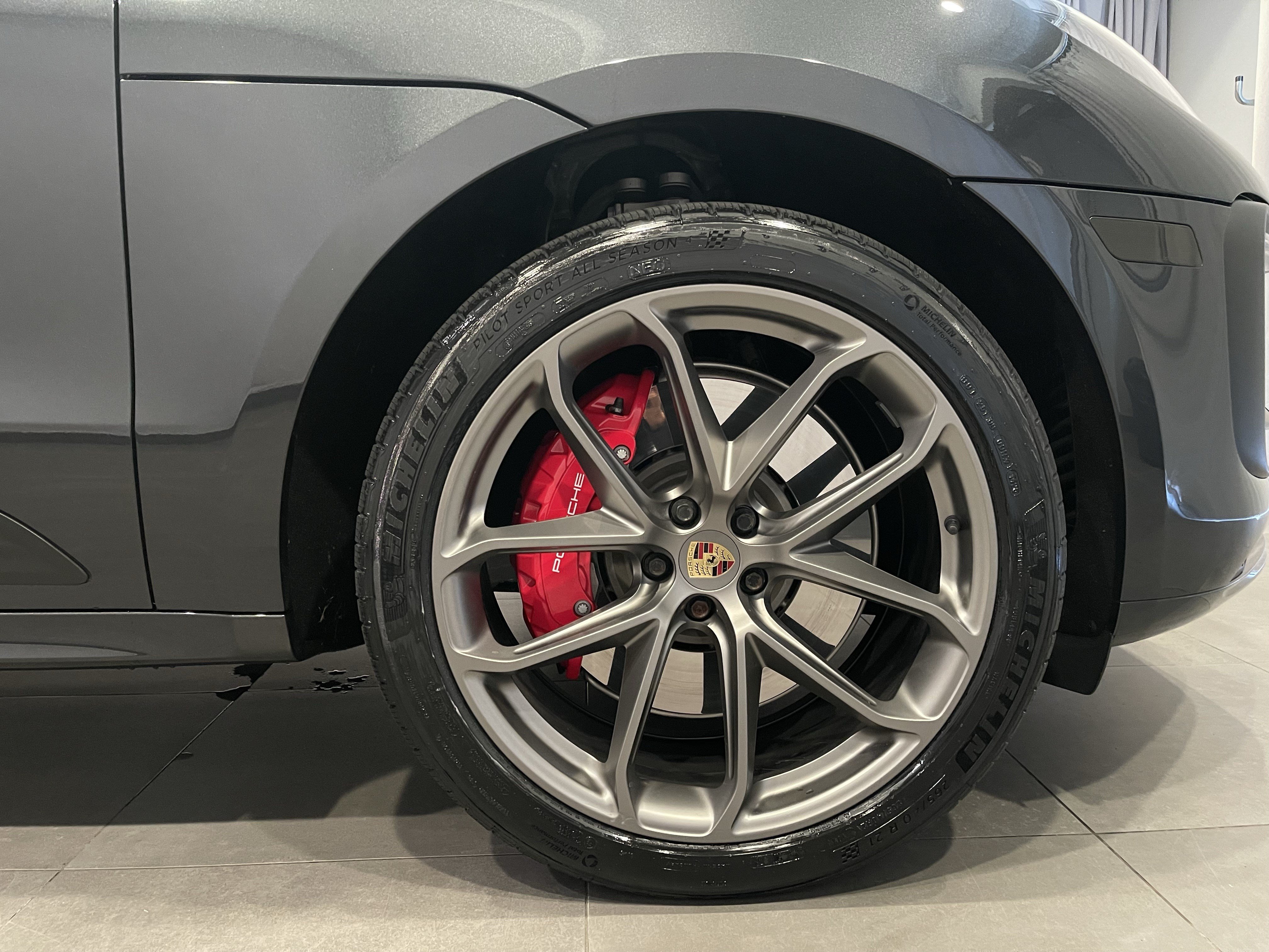 Used 2022 Porsche Macan GTS AWD/4WD image 10