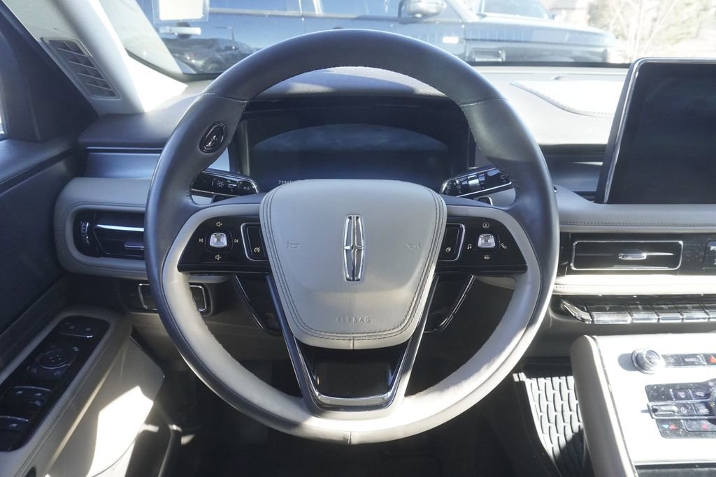 Used 2020 Lincoln Aviator AWD image 10