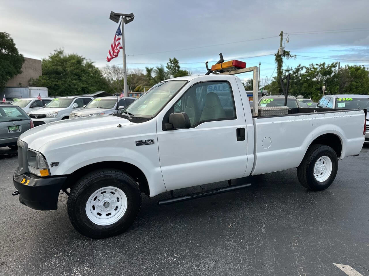 Used 2001 Ford F250 XL image 2