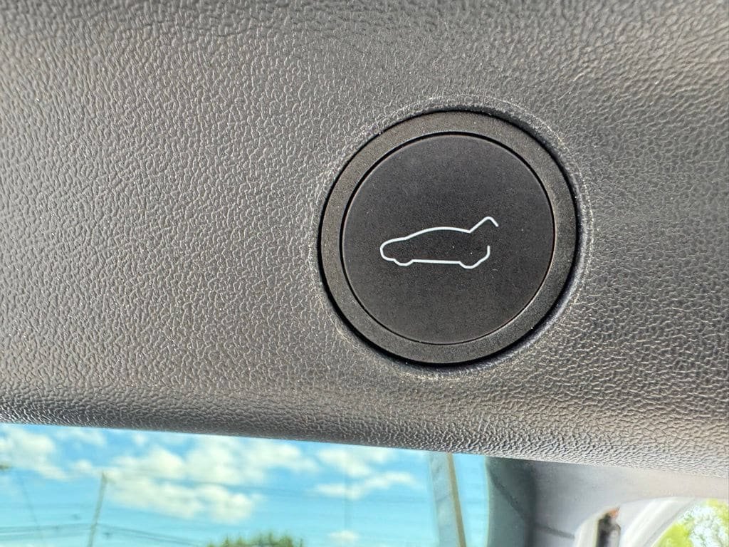 Used 2023 Tesla Model Y Long Range AWD/4WD image 30