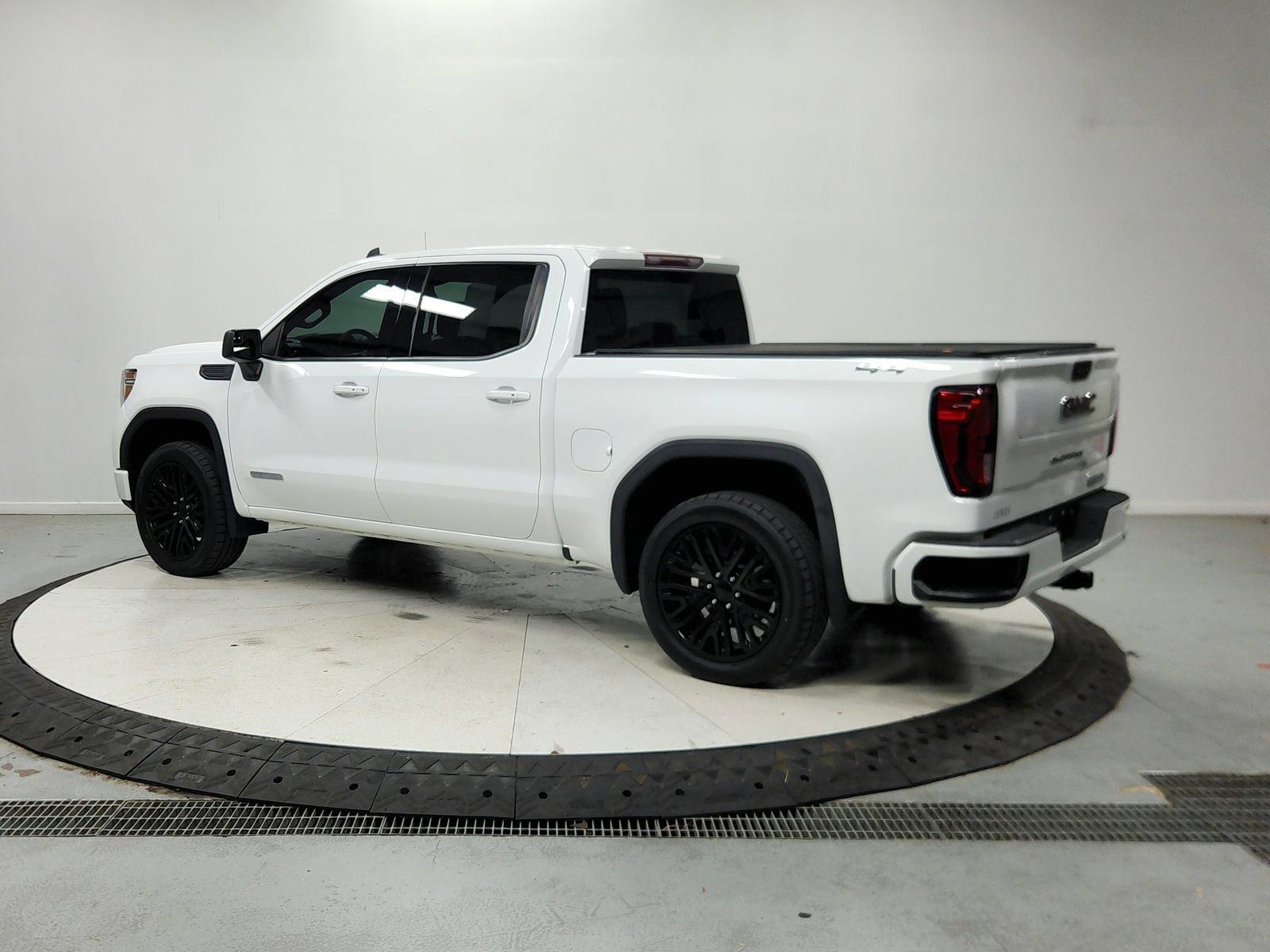 Used 2022 GMC Sierra 1500 Elevation AWD/4WD image 5