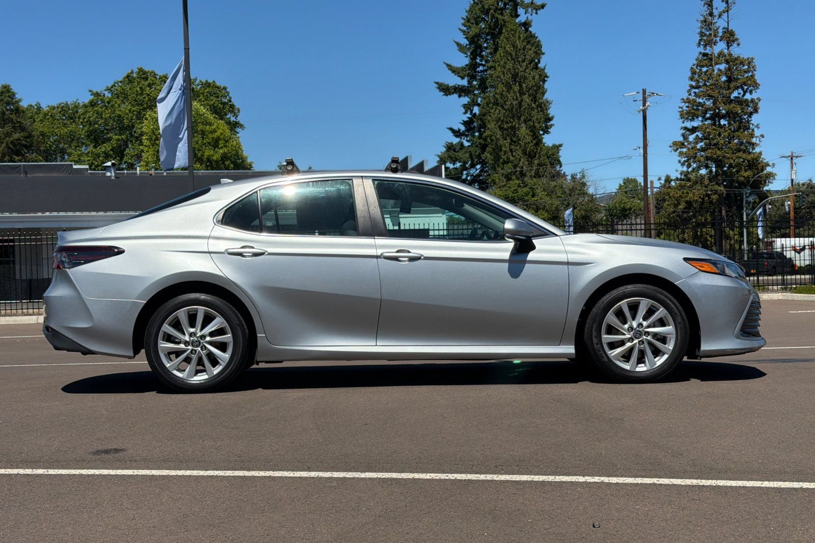 Used 2021 Toyota Camry LE w/ Cold Weather Package FWD image 3