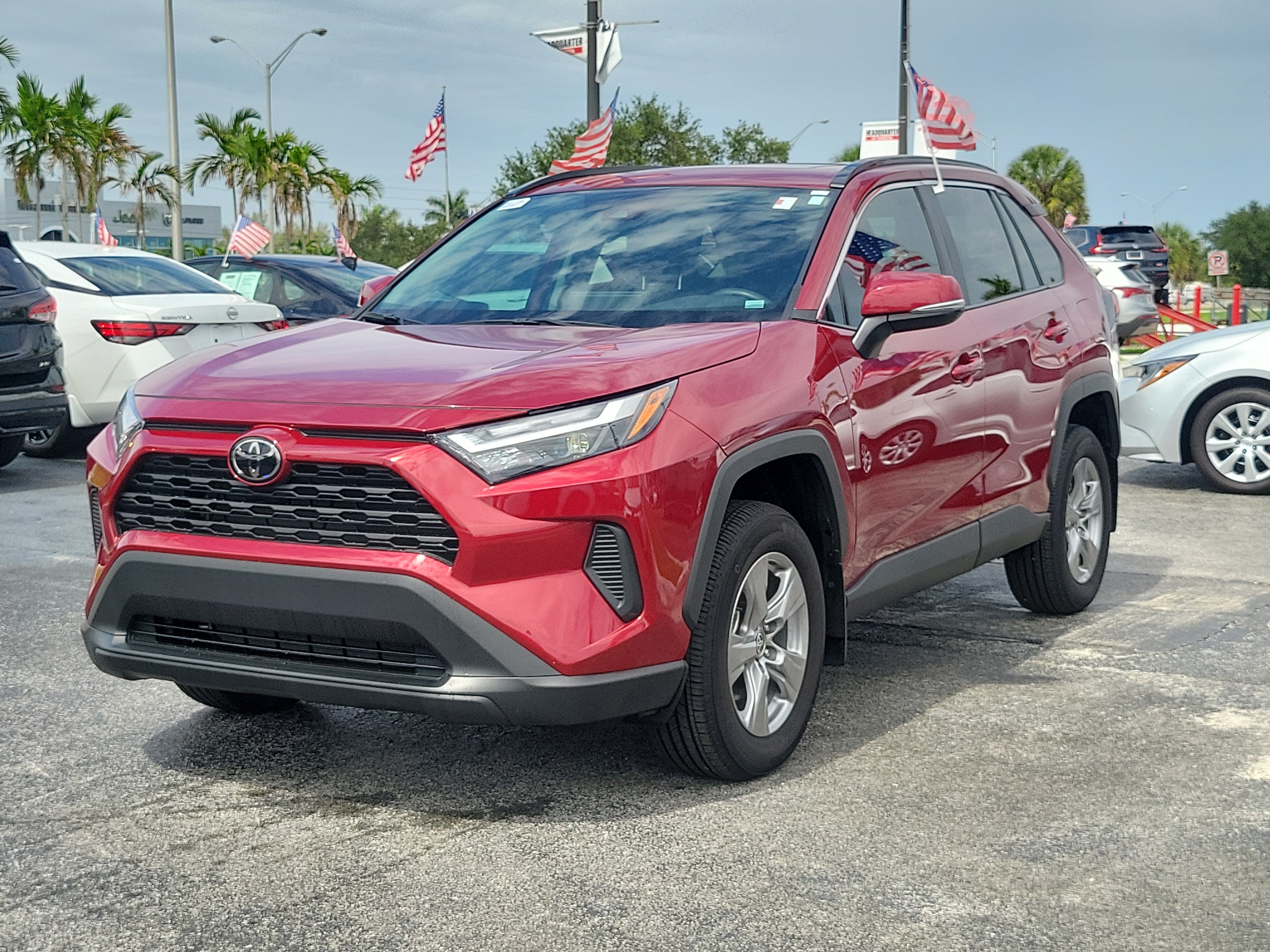 Used 2025 Toyota RAV4 XLE w/ Convenience Package FWD image 6