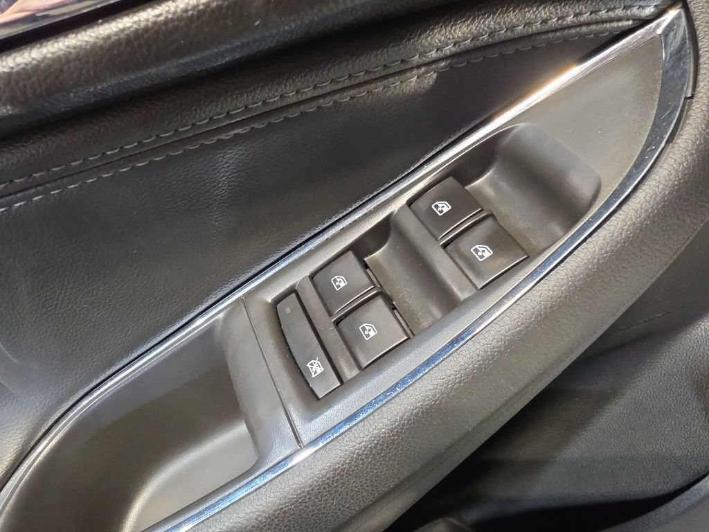 Used 2017 Chevrolet Cruze Premier FWD image 15