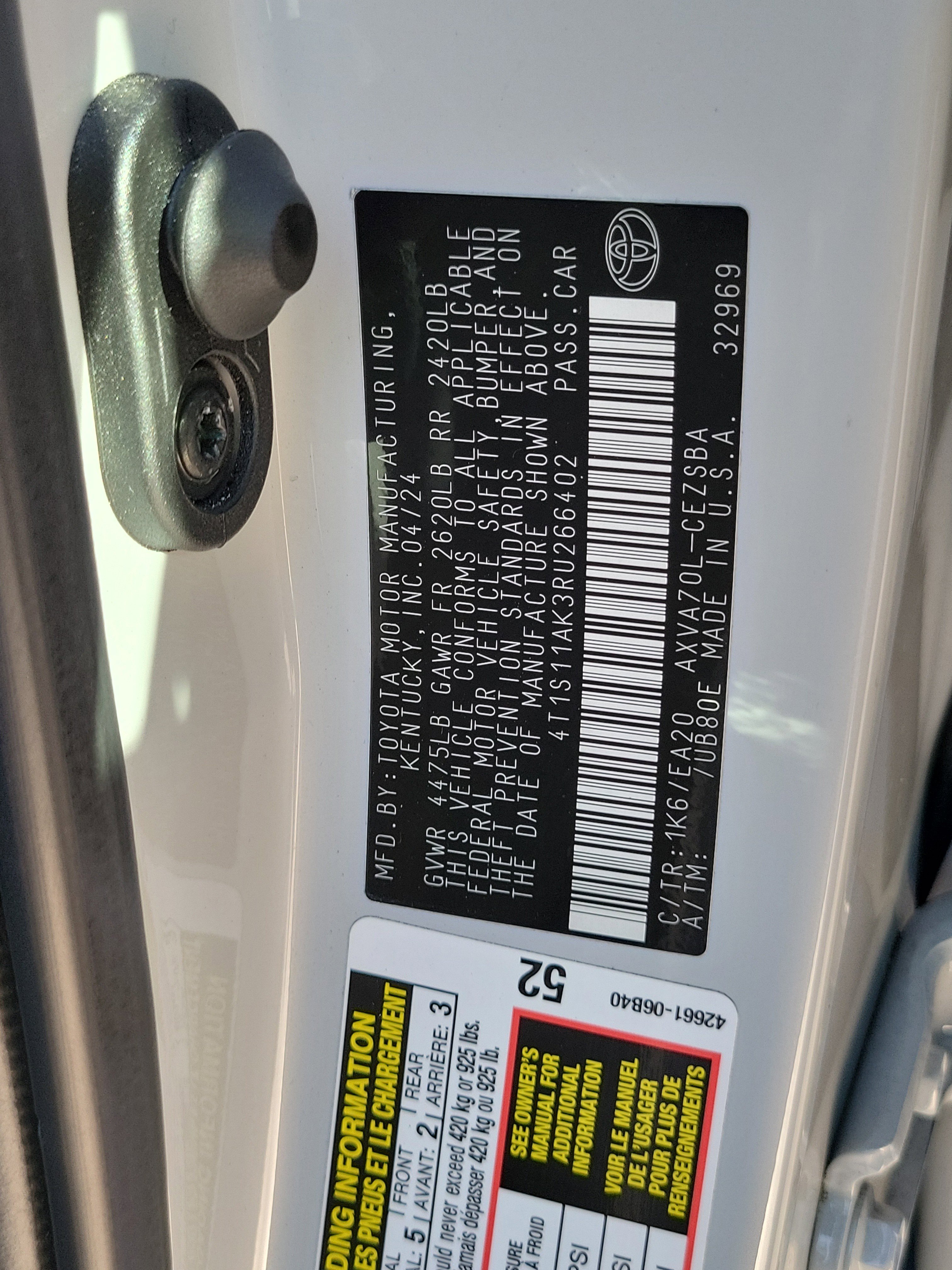 Used 2024 Toyota Camry SE w/ Cold Weather Package FWD image 30