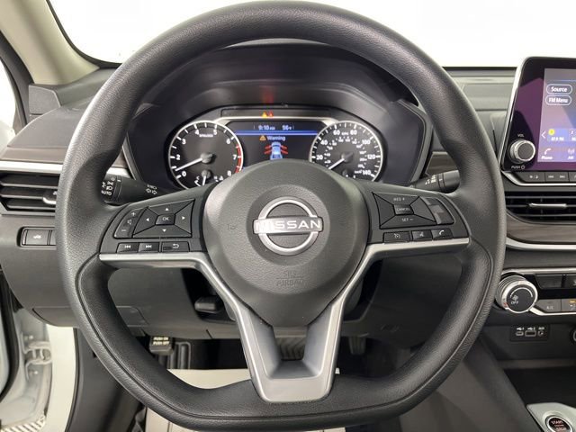 Used 2025 Nissan Altima 2.5 SV image 21