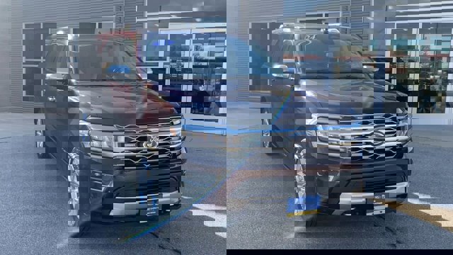 Certified 2024 Ford Expedition Max Platinum image 4