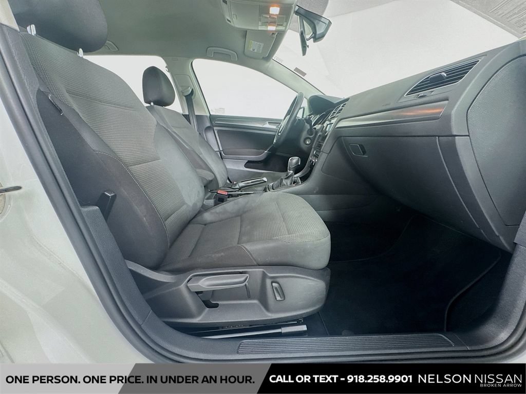 Used 2019 Volkswagen Golf S FWD image 25