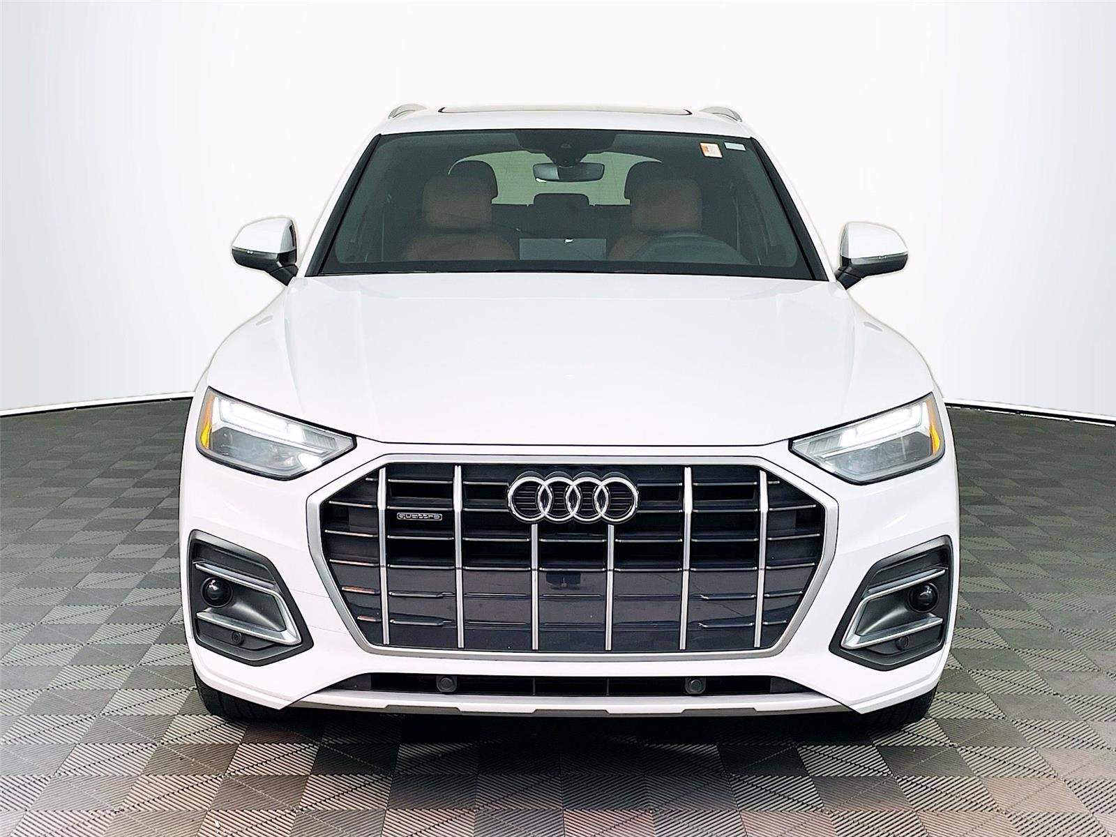 Used 2021 Audi Q5 Premium w/ Convenience Package image 2
