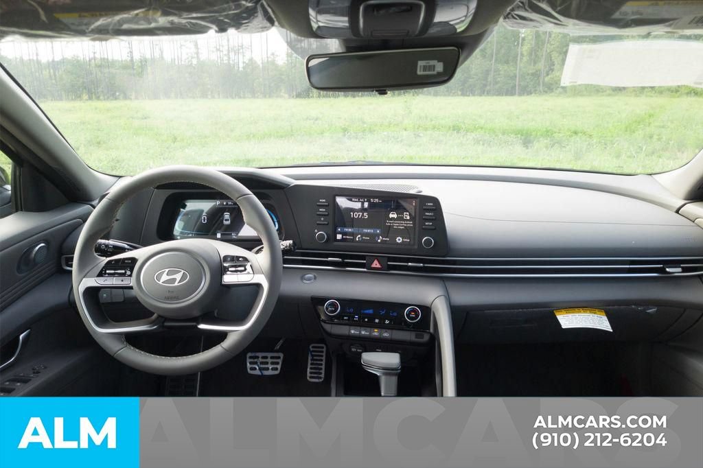 Certified 2025 Hyundai Elantra Sport FWD image 18