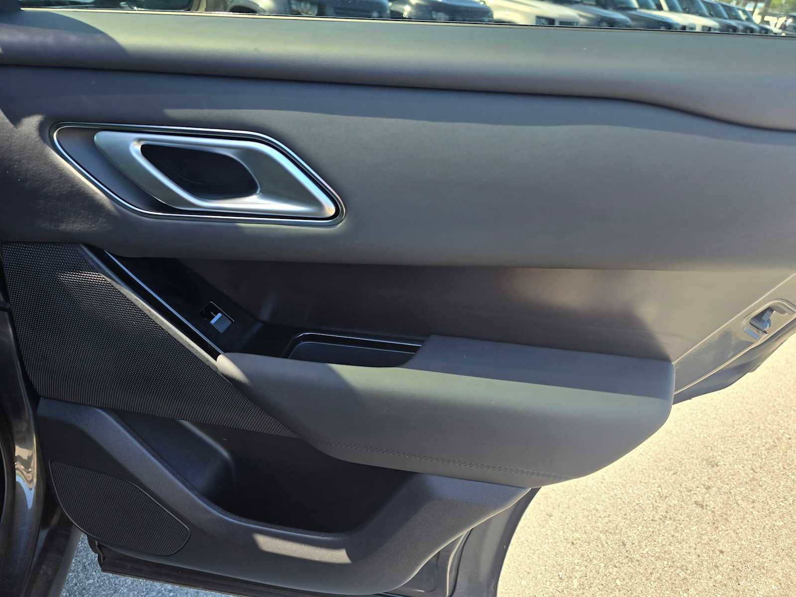 Used 2026 Land Rover Range Rover Velar Dynamic SE image 13