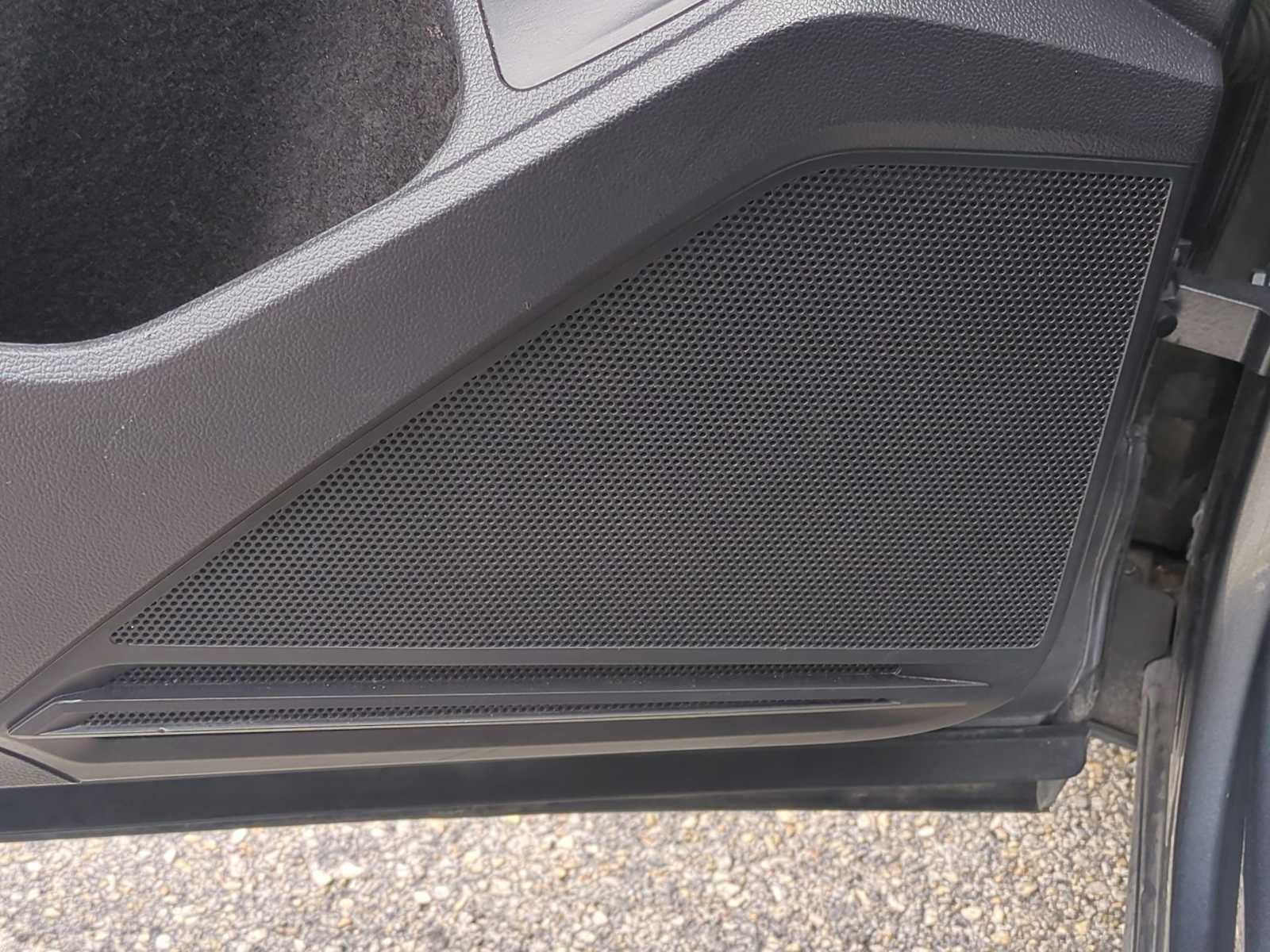 Used 2024 Volkswagen Tiguan SE image 23