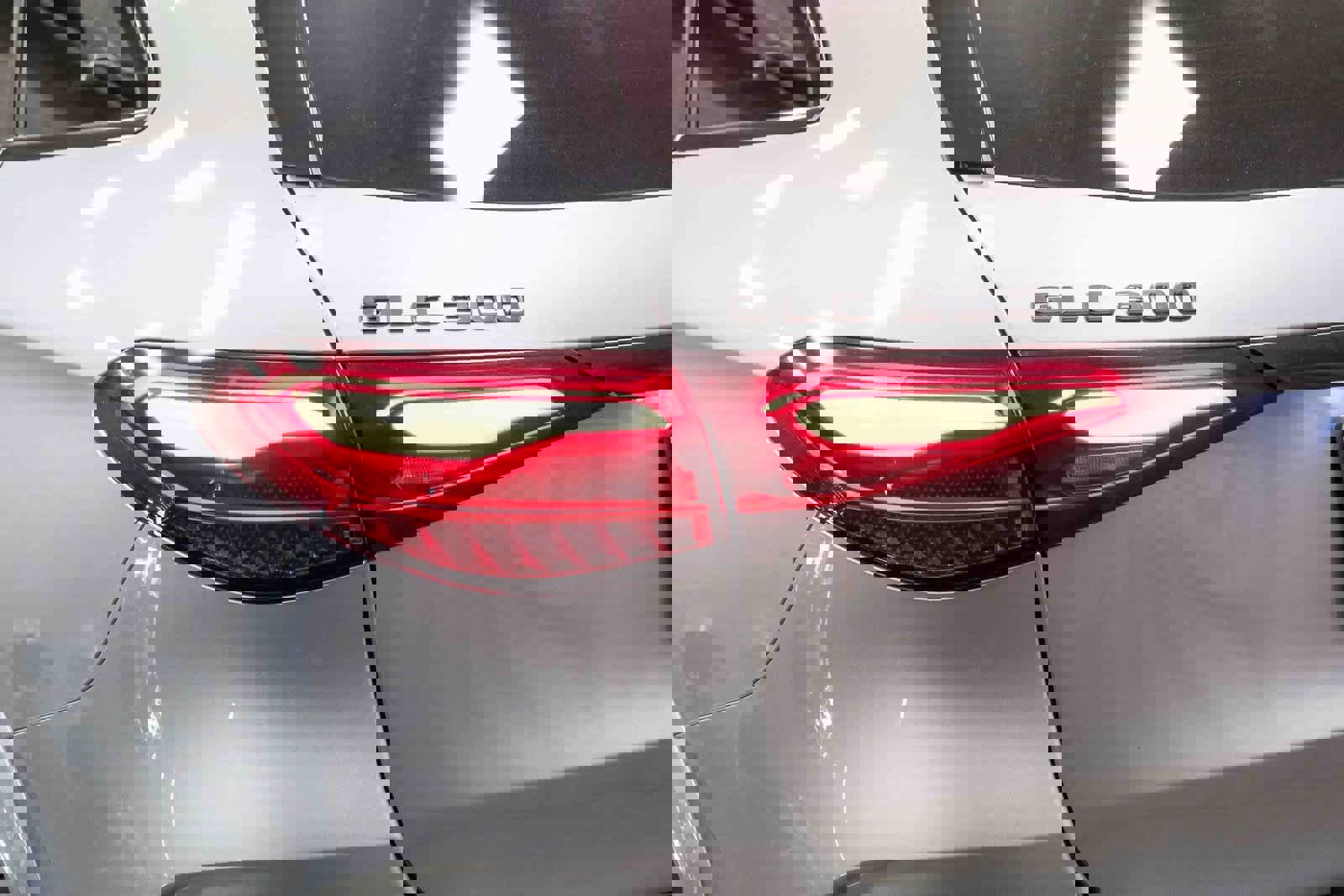 Used 2023 Mercedes-Benz GLC 300 image 7