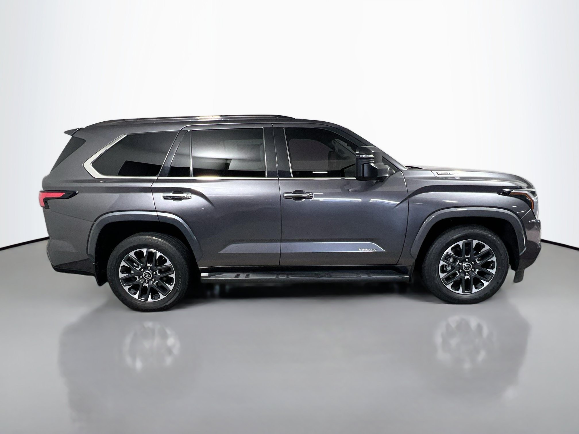 Used 2023 Toyota Sequoia Limited RWD image 3