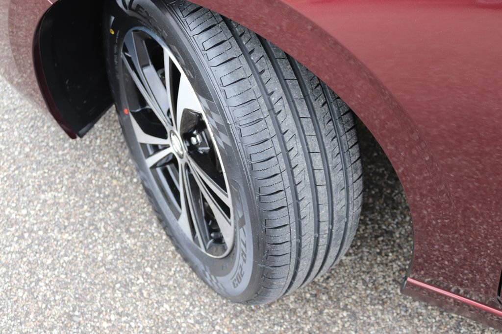 Used 2021 Nissan Sentra SV FWD image 25