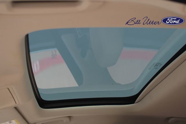 Used 2016 Jaguar XF Premium RWD image 16