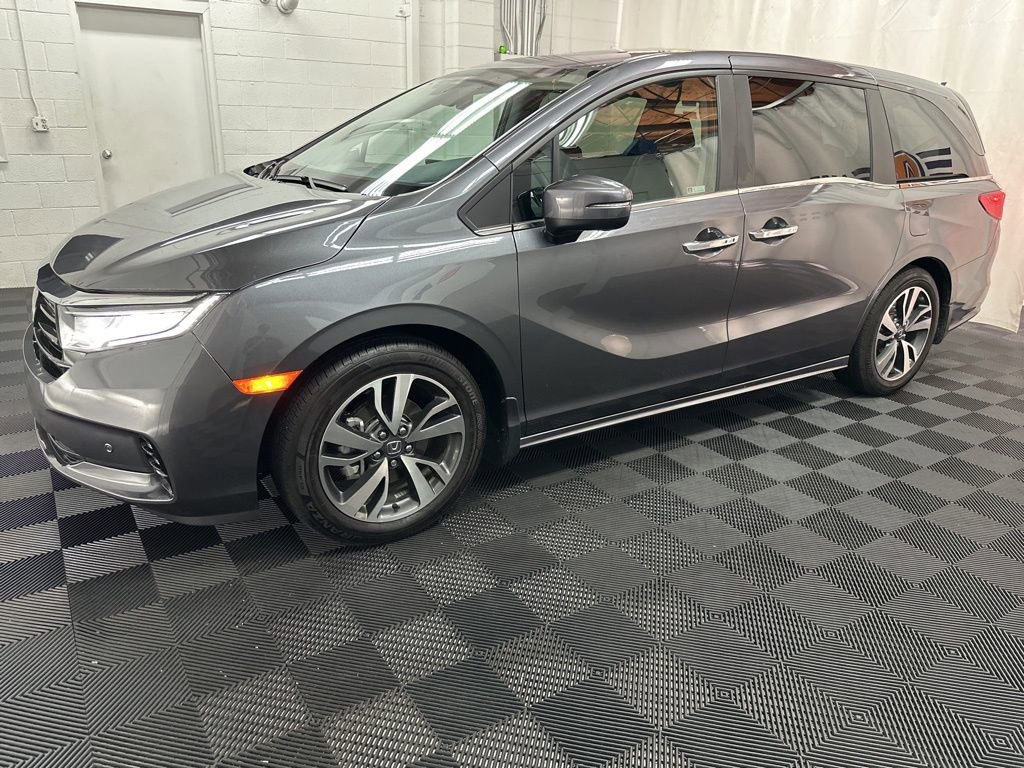 Used 2024 Honda Odyssey Touring image 3