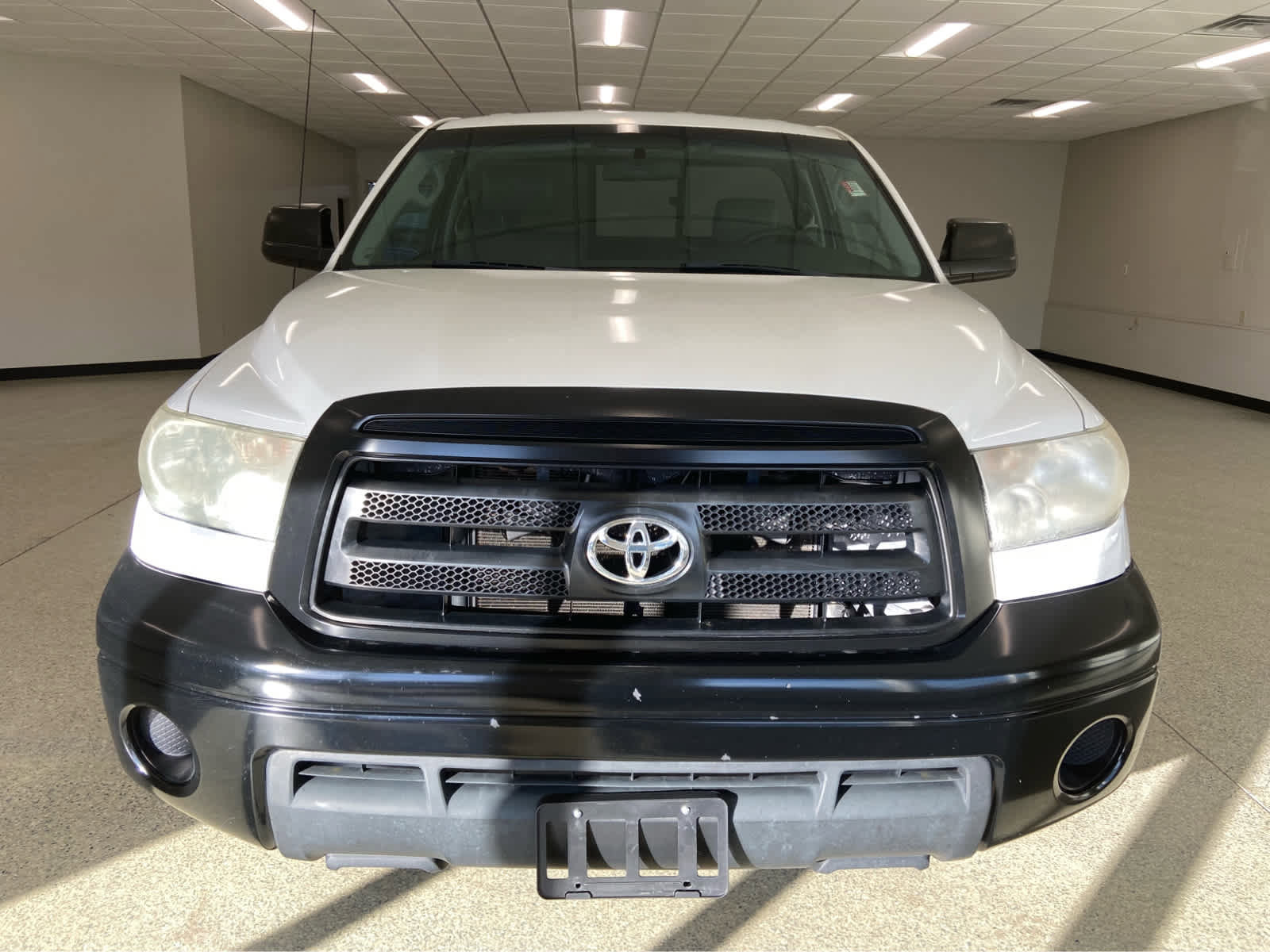 Used 2010 Toyota Tundra 2WD Regular Cab image 2