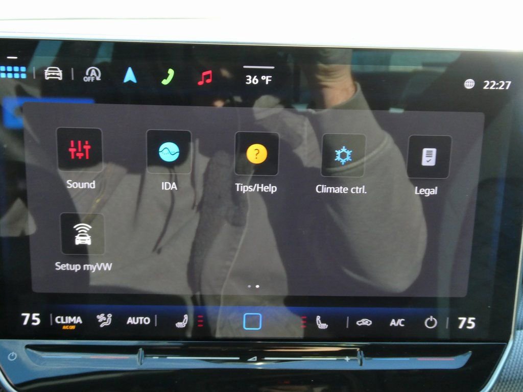 Used 2025 Volkswagen Golf w/ Euro Style Package image 31