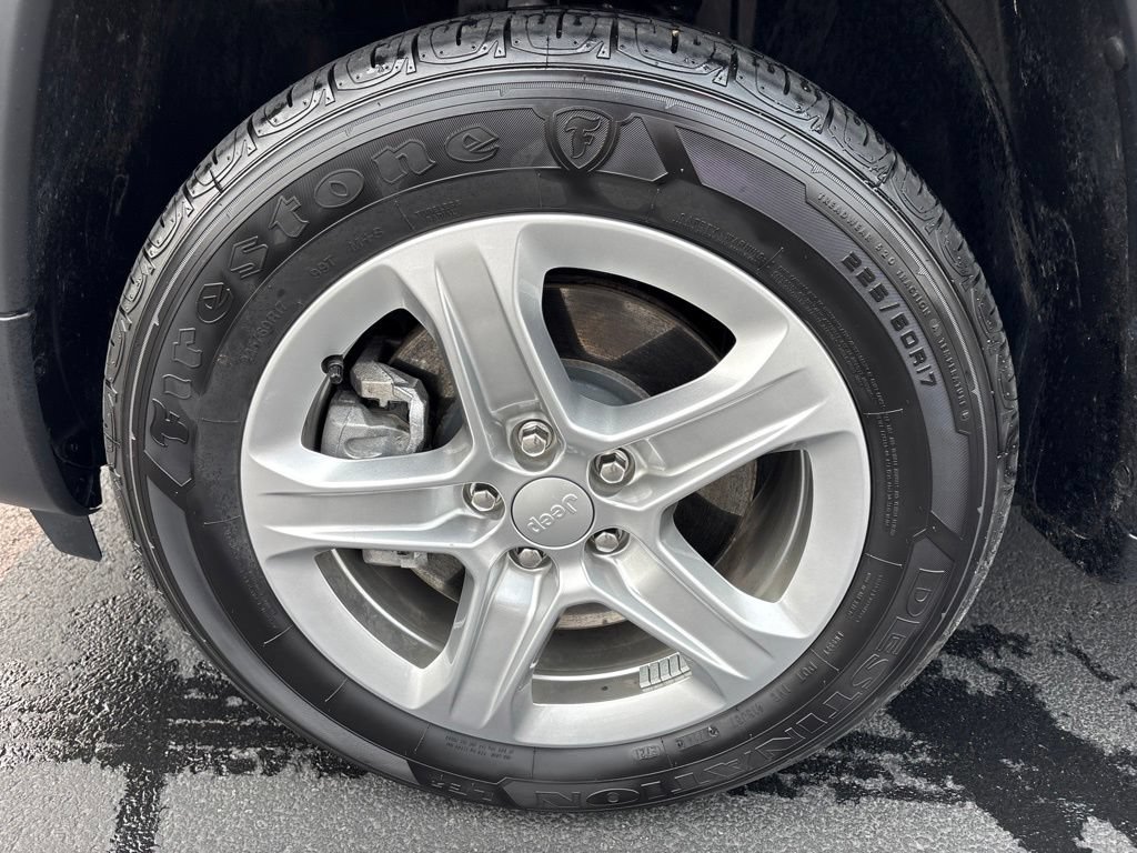 Used 2024 Jeep Compass Latitude AWD/4WD image 9