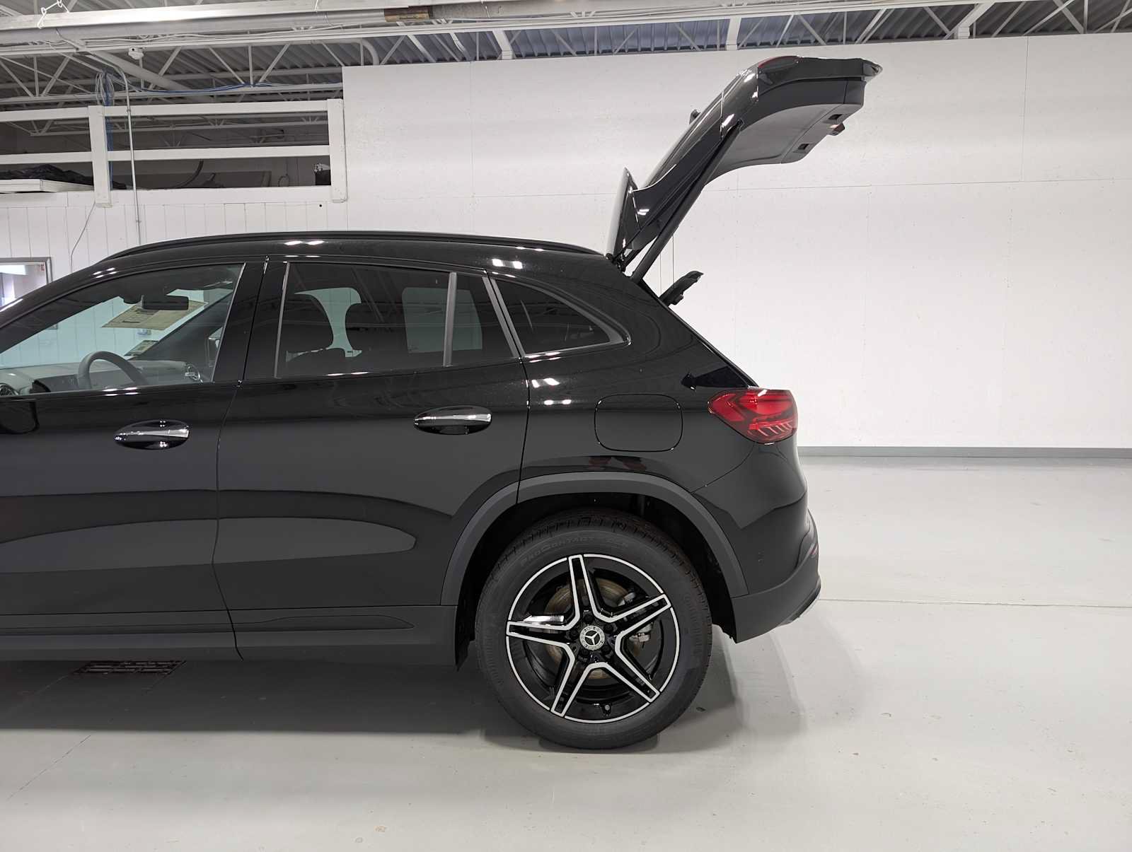 New 2026 Mercedes-Benz GLA 250 4MATIC image 9