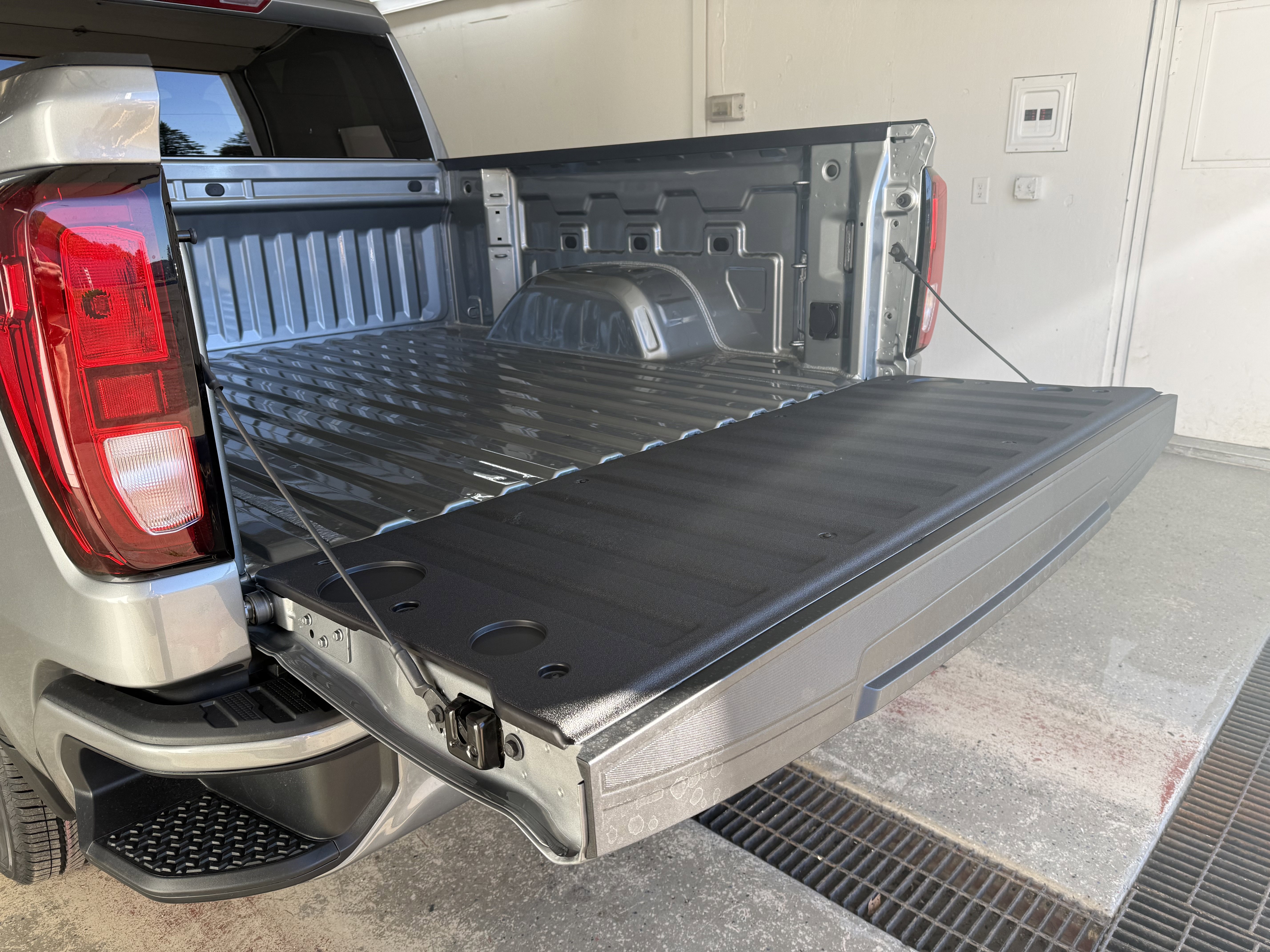 New 2026 GMC Sierra 1500 Elevation image 8