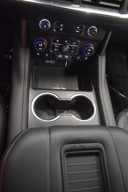 Used 2024 Chevrolet Tahoe Z71 w/ Luxury Package AWD/4WD image 29