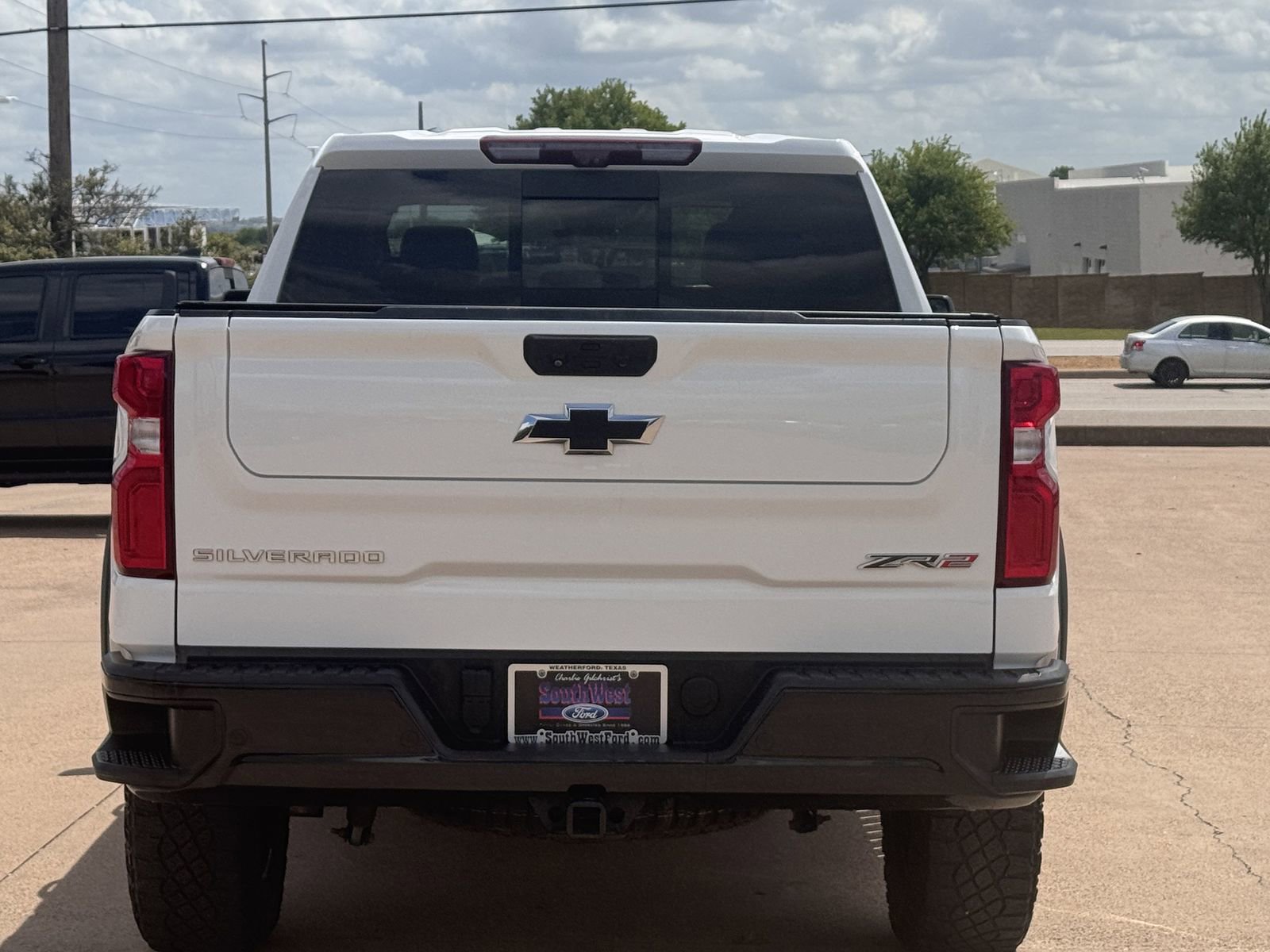 Used 2022 Chevrolet Silverado 1500 ZR2 w/ Technology Package image 5