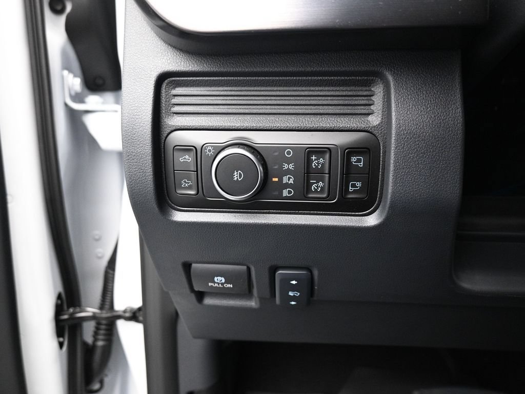 New 2026 Ford F250 Lariat w/ Black Appearance Package AWD/4WD image 12