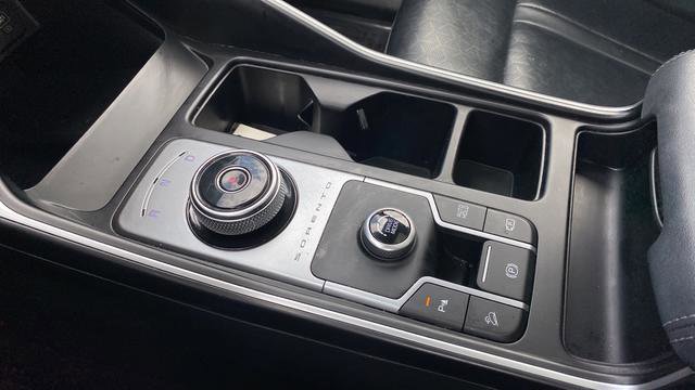 Used 2021 Kia Sorento EX FWD image 19