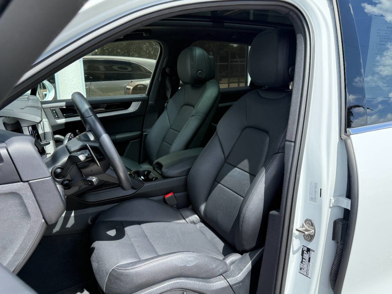 Used 2024 Porsche Cayenne image 24