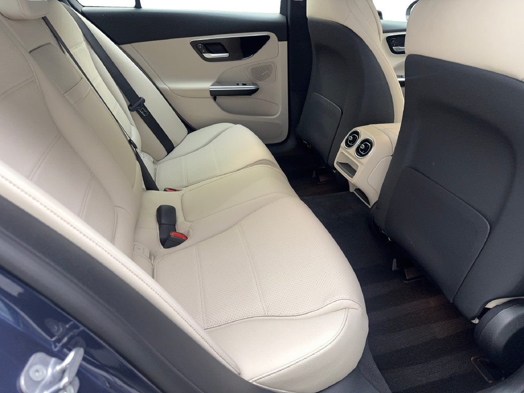 Used 2024 Mercedes-Benz C 300 Sedan image 39