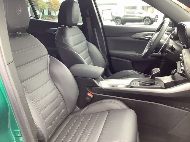Used 2025 Alfa Romeo Tonale w/ Premium Package image 37