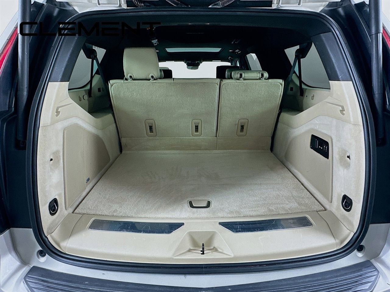 Used 2021 Cadillac Escalade ESV Premium Luxury w/ Driver Assist Tech Package AWD/4WD image 11