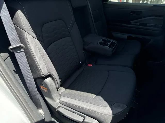 Used 2025 Nissan Pathfinder SV AWD/4WD image 27