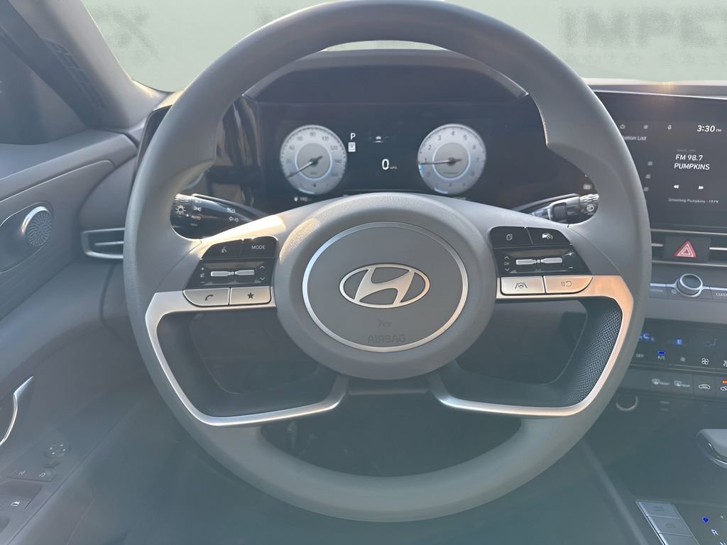 Used 2024 Hyundai Elantra SEL image 12