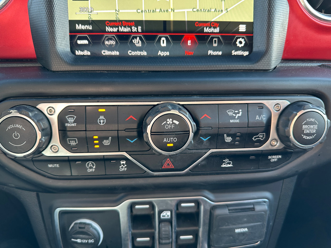 Used 2022 Jeep Wrangler Unlimited Rubicon w/ LED Lighting Group image 15