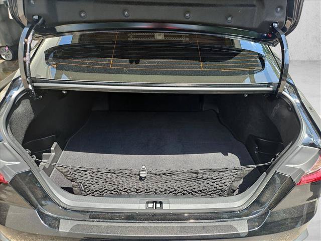 Used 2025 Toyota Camry SE w/ Convenience Package FWD image 6