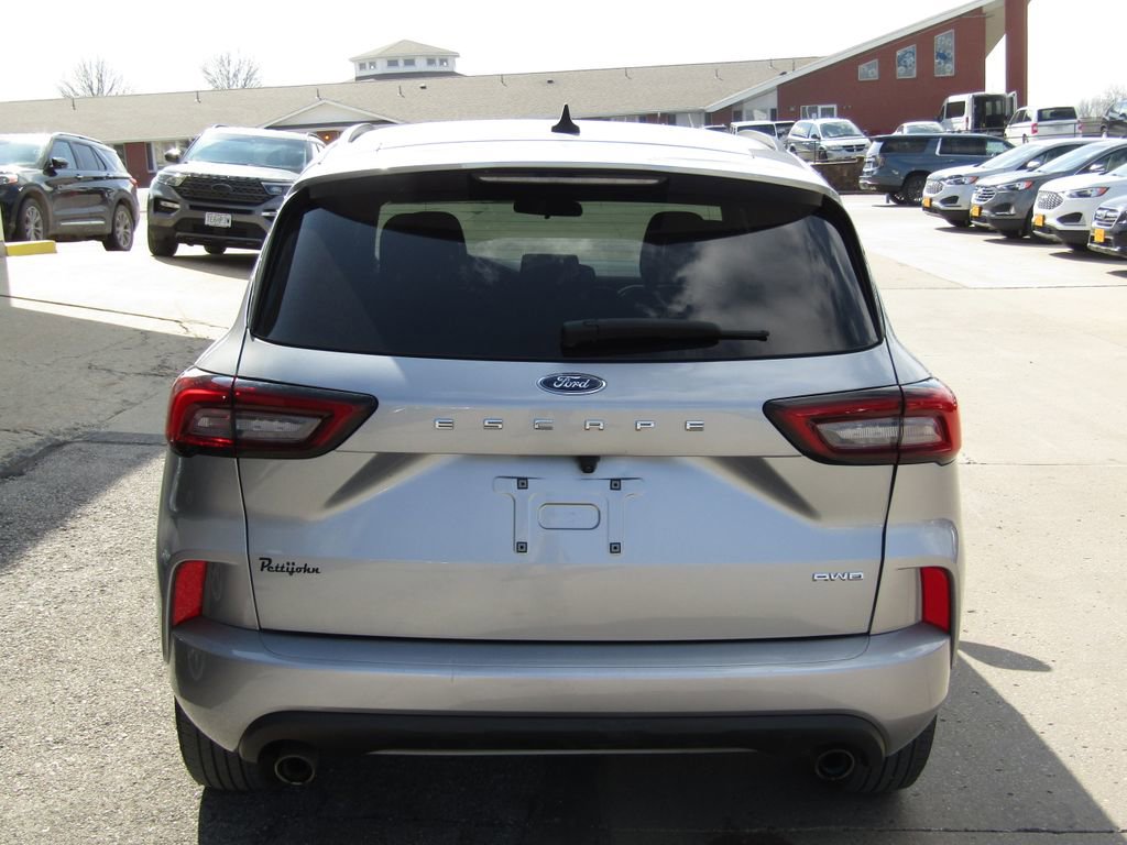 Used 2024 Ford Escape ST-Line image 4