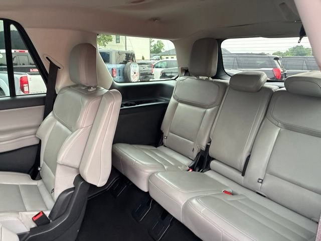 Used 2025 Ford Expedition Active AWD/4WD image 62