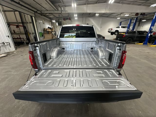 New 2026 Ford F150 XLT w/ XLT Black Appearance Package AWD/4WD image 25
